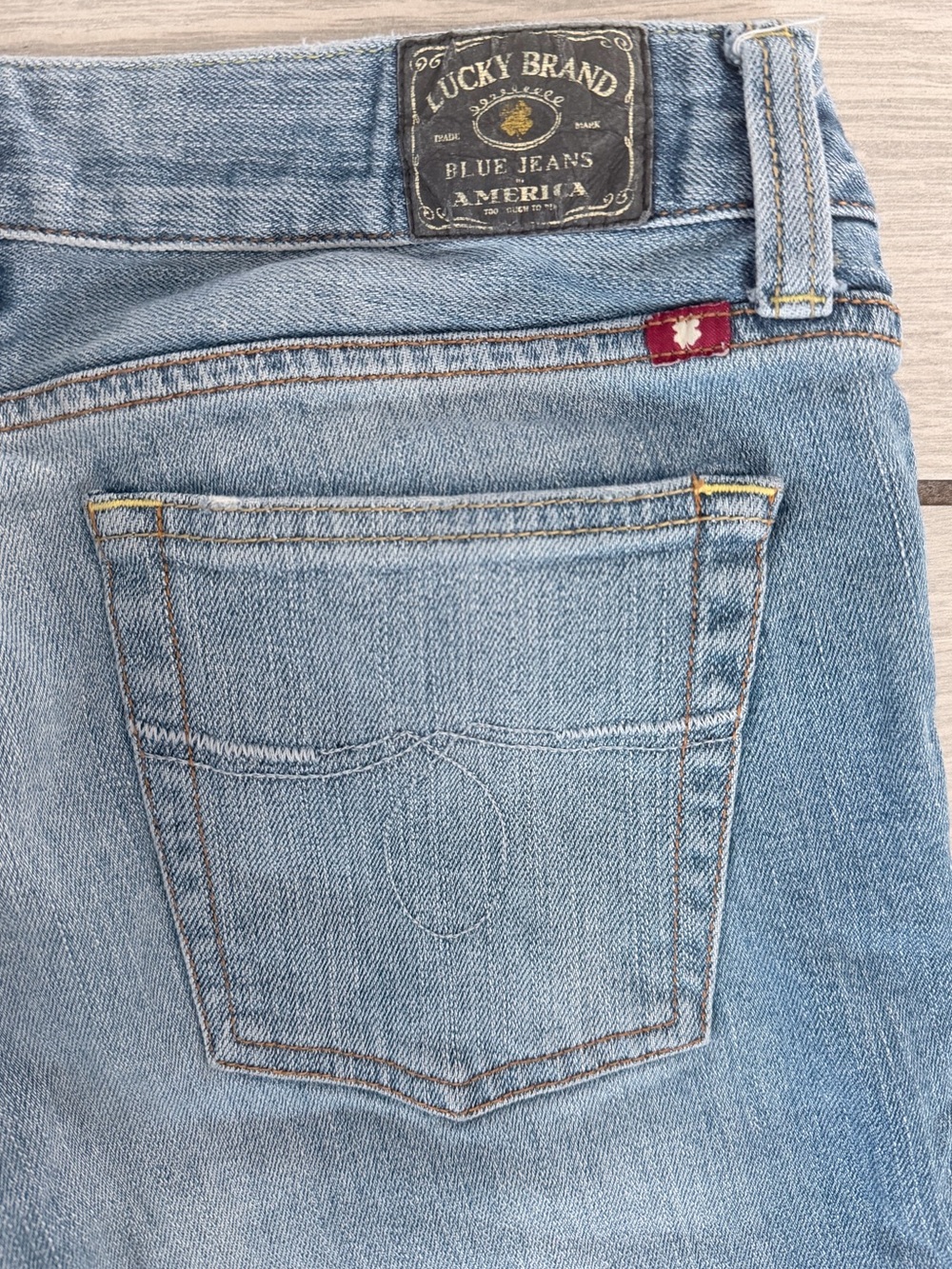 Lucky Brand Light Wash Flare Jeans- size 14/32 - Picture 6 of 6